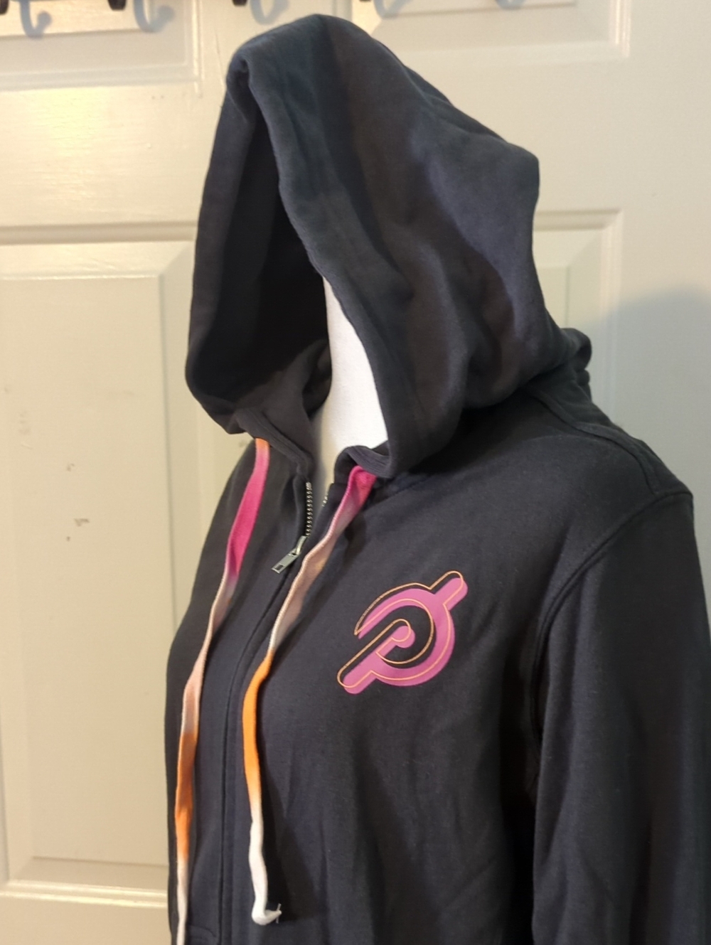 Peloton Women’s Charcoal Zip Hoodie Pink Logo Large Cycling Spinning Fit - Picture 2 of 11